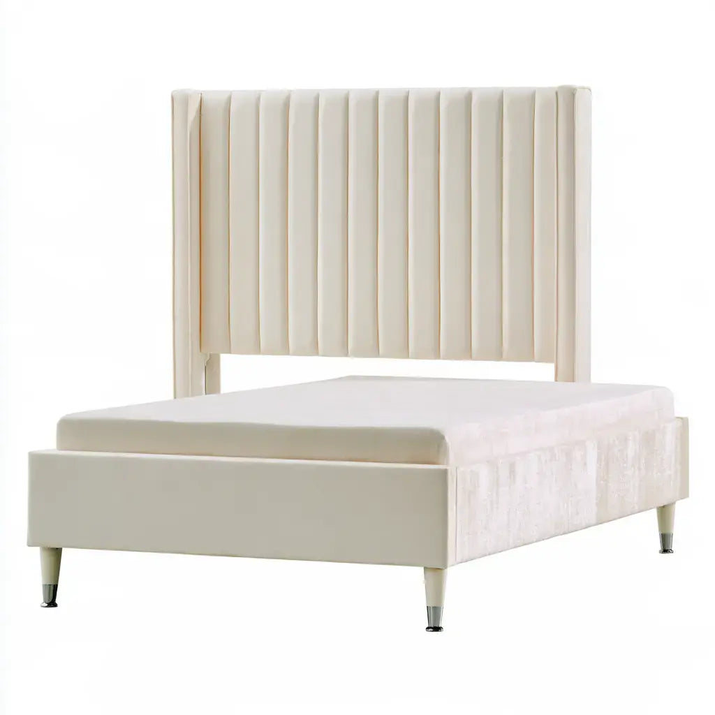 Cama con cabecero alto de canales verticales - beige