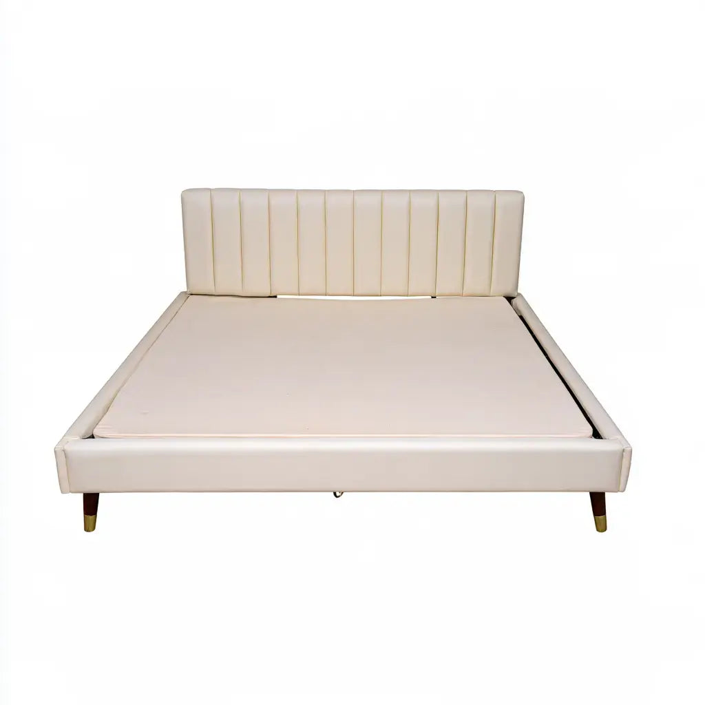 Cama con cabecero bajo de paneles verticales - beige